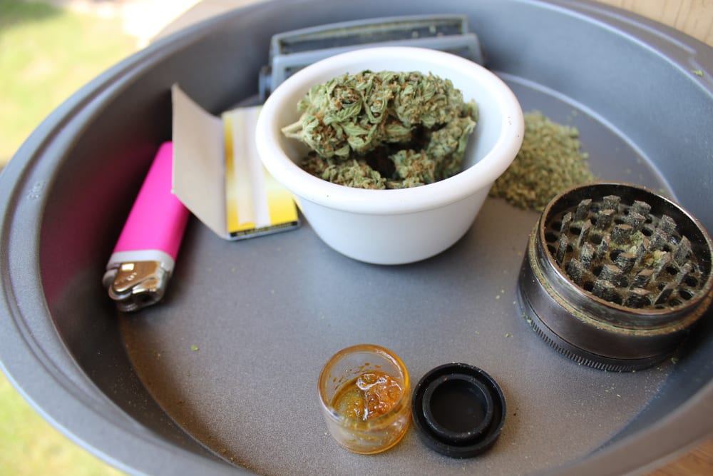 7 Tools Every Stoner Needs to Be Prepared for a Smoke Sesh Leafbuyer
