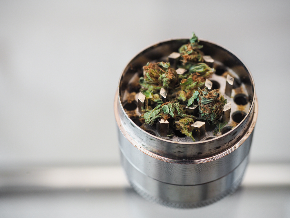 Is a Weed Grinder Necessary? Leafbuyer
